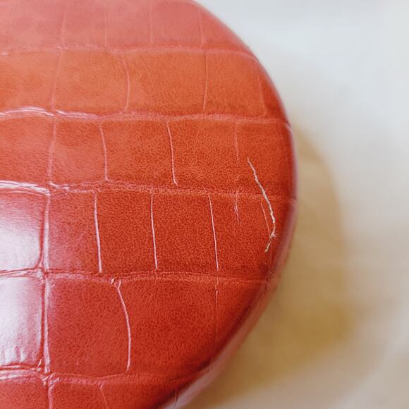 Sondra Roberts red croc embossed leather oval hard case cross body bag - Picture 6 of 14